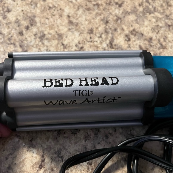 BED HEAD Ceramic Wave Artist Deep Waver for Beachy Waves, 15x9x7 Inch — Like New - Picture 4 of 10